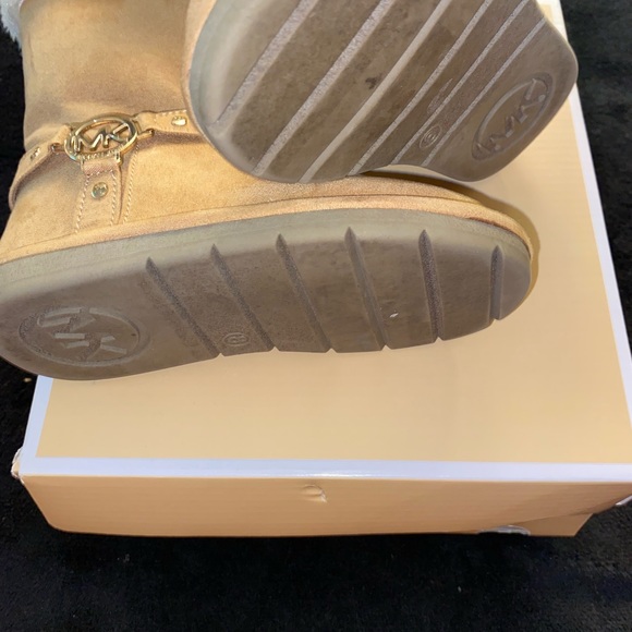 Toddler Girl Michael Kors boots - Picture 10 of 12